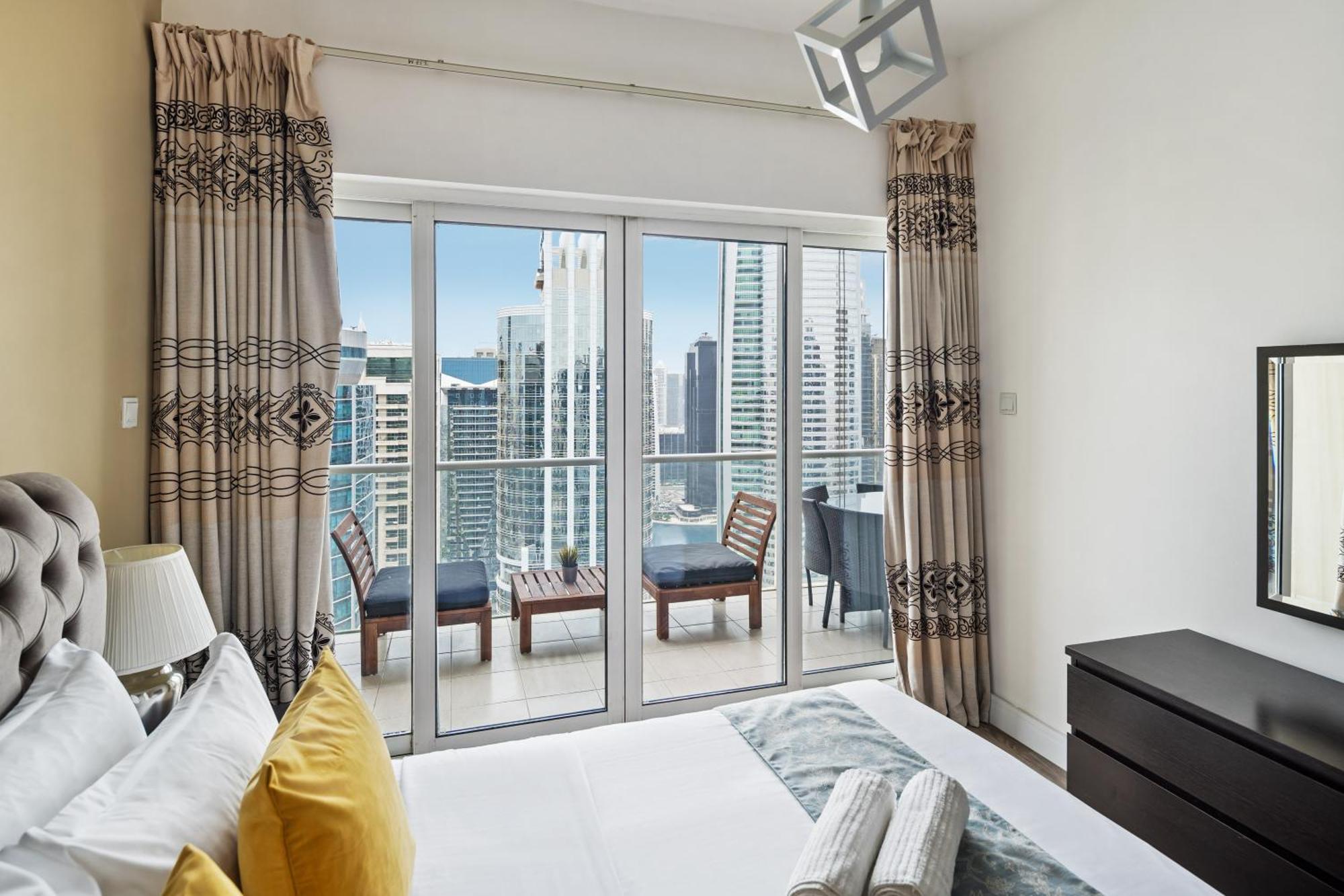 Modern & Spacious 2-Bed Condo With Panoramic Lake Views, Dual Balconies, Steps From Dubai Jlt Metro By "La Buena Vida Holiday Homes" Εξωτερικό φωτογραφία