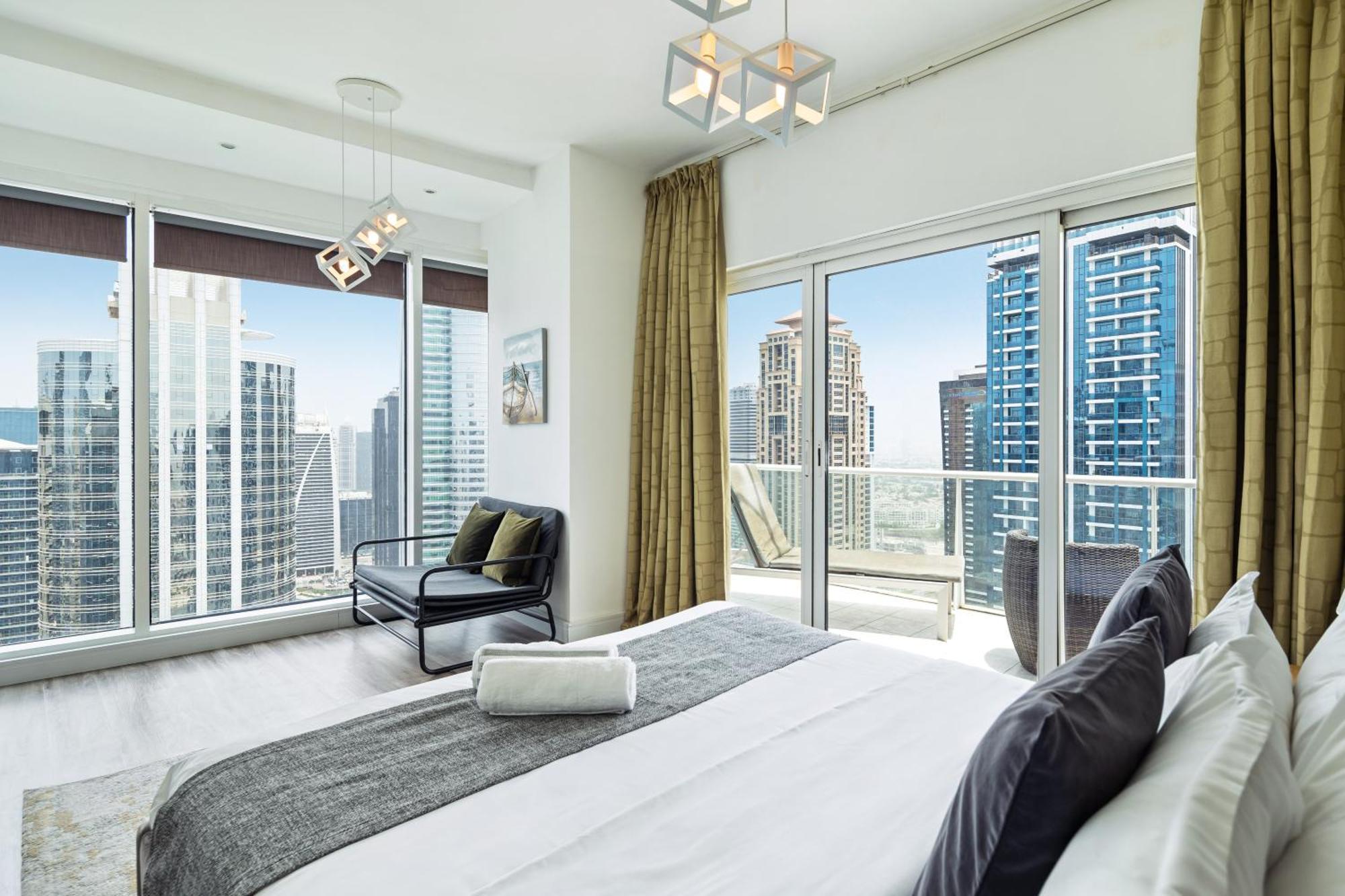 Modern & Spacious 2-Bed Condo With Panoramic Lake Views, Dual Balconies, Steps From Dubai Jlt Metro By "La Buena Vida Holiday Homes" Εξωτερικό φωτογραφία