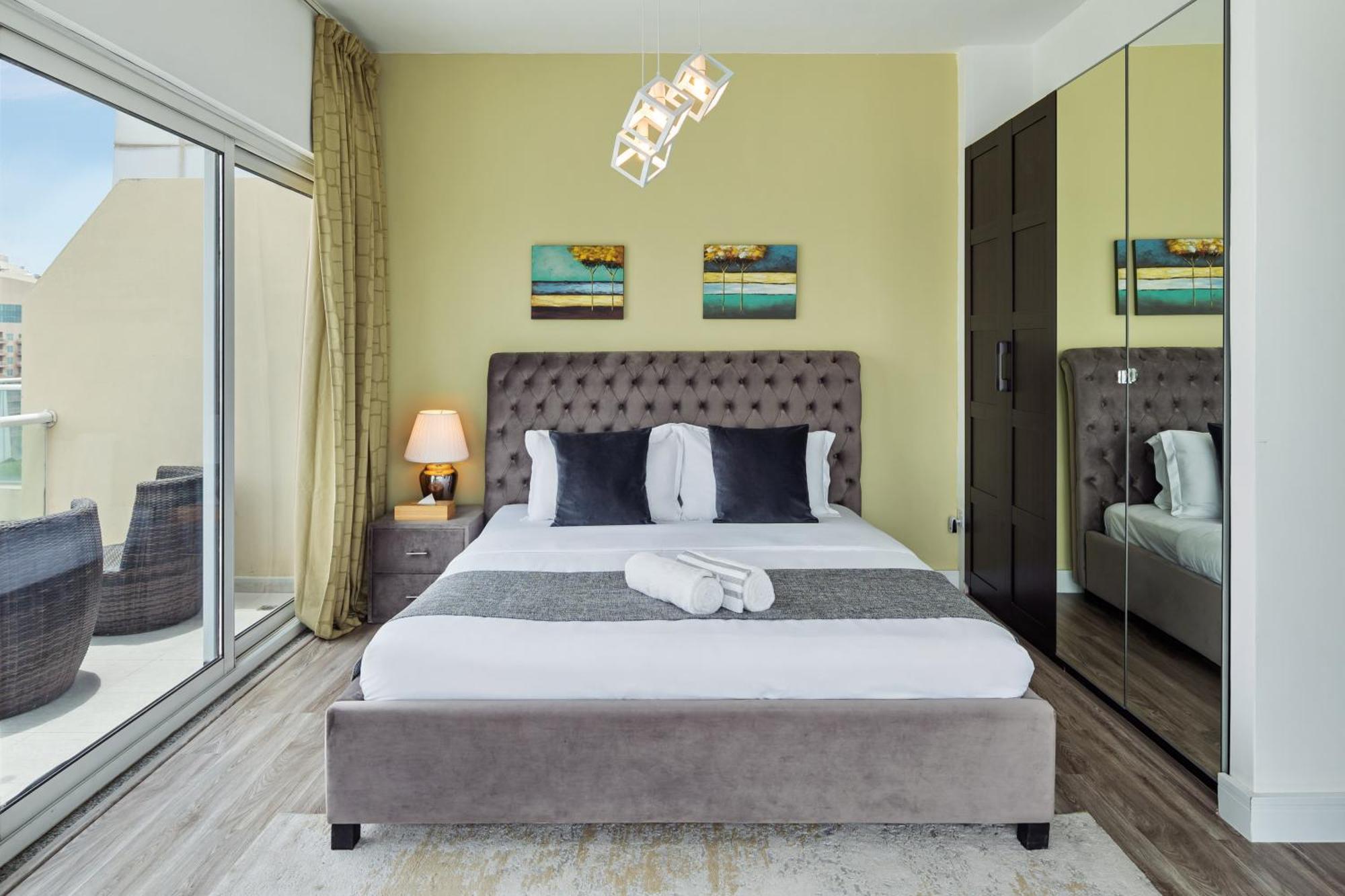 Modern & Spacious 2-Bed Condo With Panoramic Lake Views, Dual Balconies, Steps From Dubai Jlt Metro By "La Buena Vida Holiday Homes" Εξωτερικό φωτογραφία