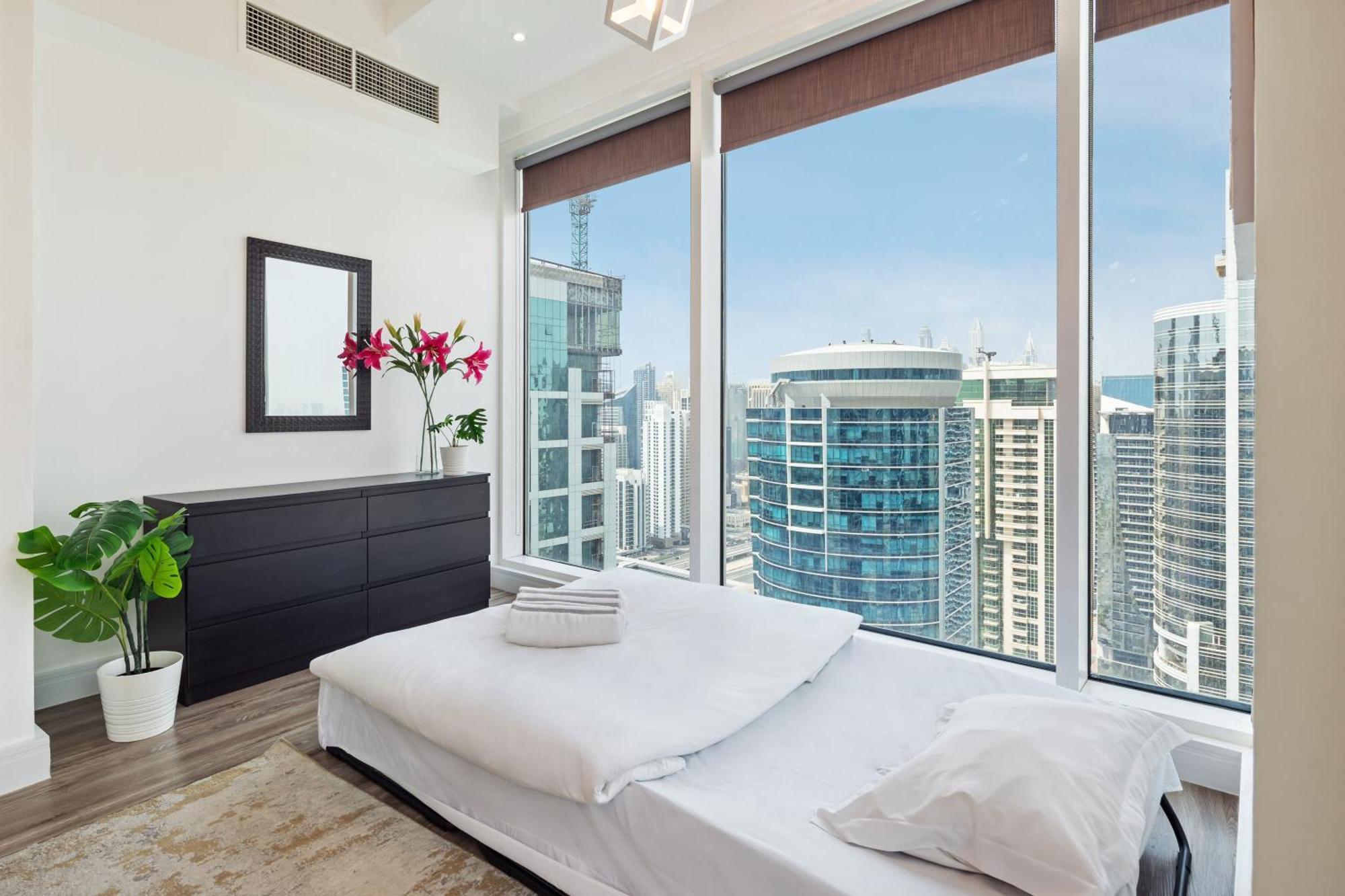 Modern & Spacious 2-Bed Condo With Panoramic Lake Views, Dual Balconies, Steps From Dubai Jlt Metro By "La Buena Vida Holiday Homes" Εξωτερικό φωτογραφία