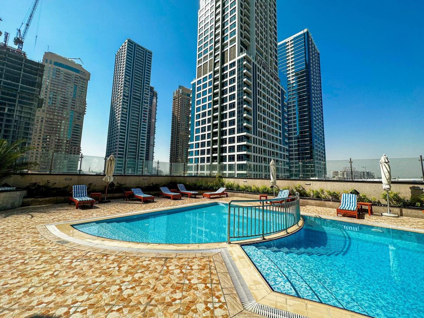Modern & Spacious 2-Bed Condo With Panoramic Lake Views, Dual Balconies, Steps From Dubai Jlt Metro By "La Buena Vida Holiday Homes" Εξωτερικό φωτογραφία